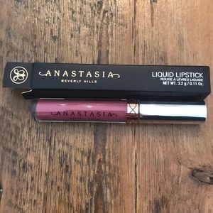 Anastasia Beverly Hills liquid lipstick “catnip”